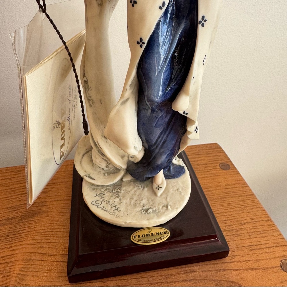 Giuseppe Armani Florence “Camille” Figurine 2000 Italy Porcelain Lady Statue - Picture 6 of 12
